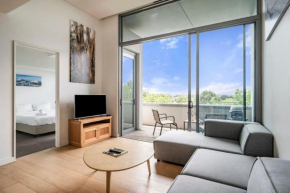 Sydney Urban Oasis Balcony Views and BBQ, Sydney